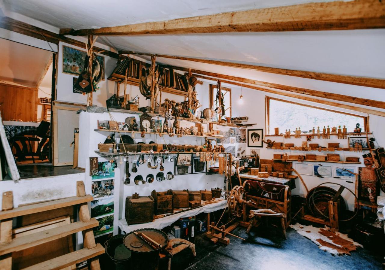 Korsha Guesthouse Roshka Екстериор снимка