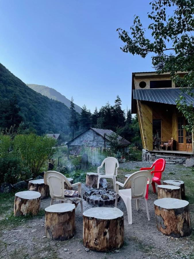 Korsha Guesthouse Roshka Екстериор снимка