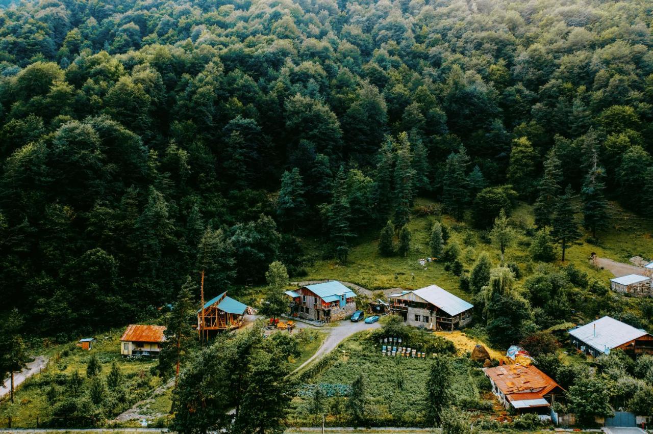Korsha Guesthouse Roshka Екстериор снимка