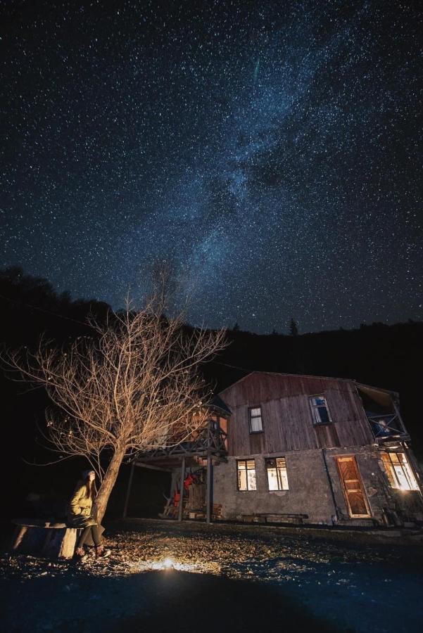Korsha Guesthouse Roshka Екстериор снимка