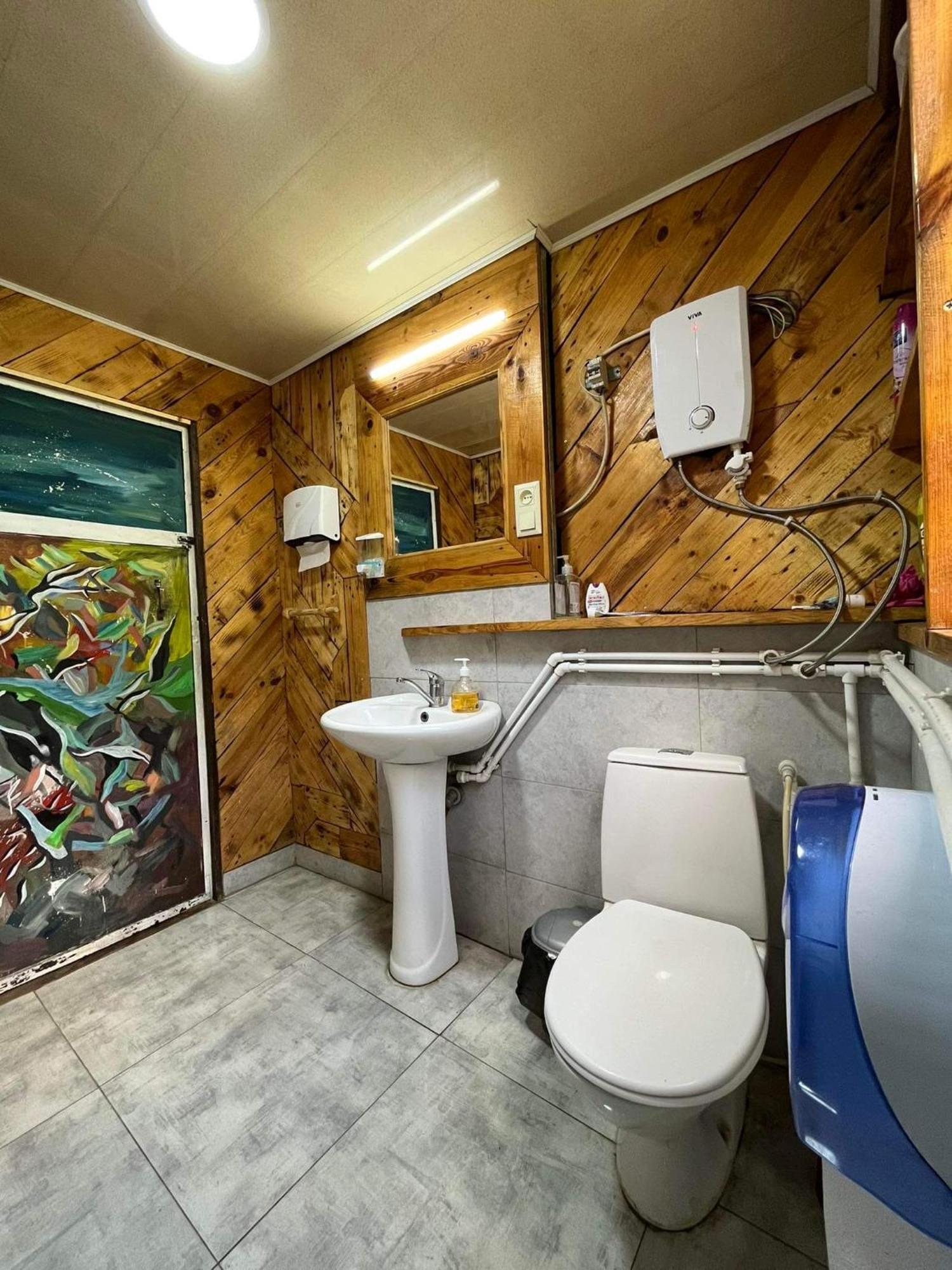 Korsha Guesthouse Roshka Екстериор снимка