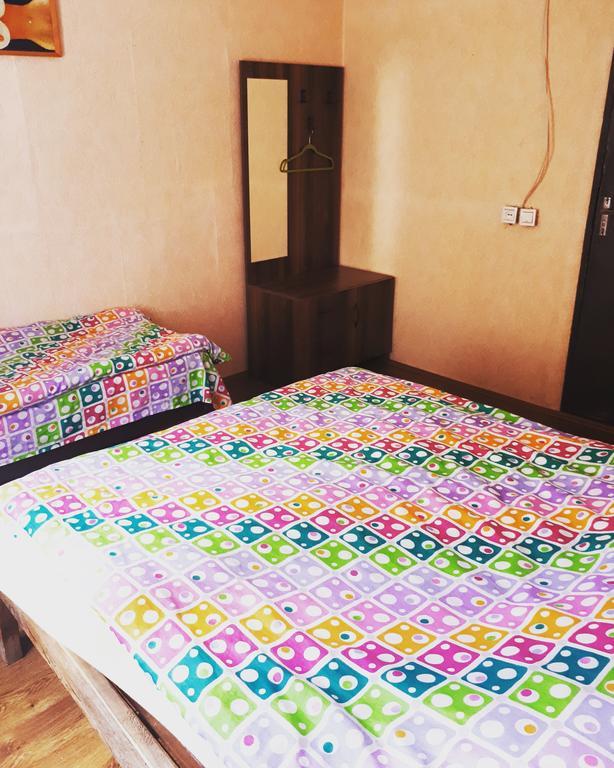 Korsha Guesthouse Roshka Екстериор снимка
