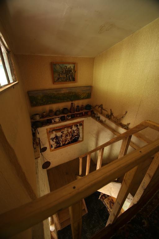 Korsha Guesthouse Roshka Екстериор снимка