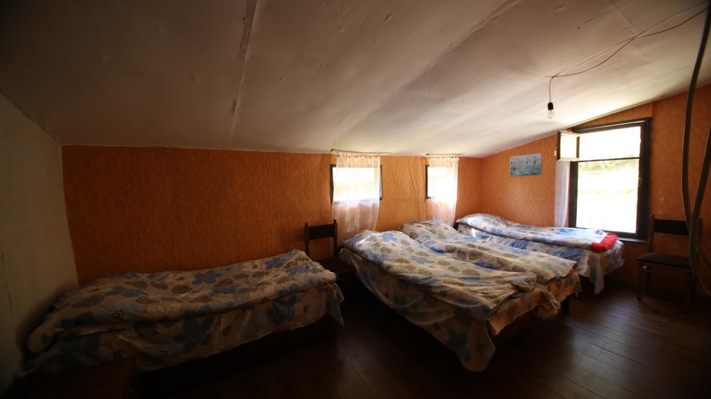 Korsha Guesthouse Roshka Екстериор снимка