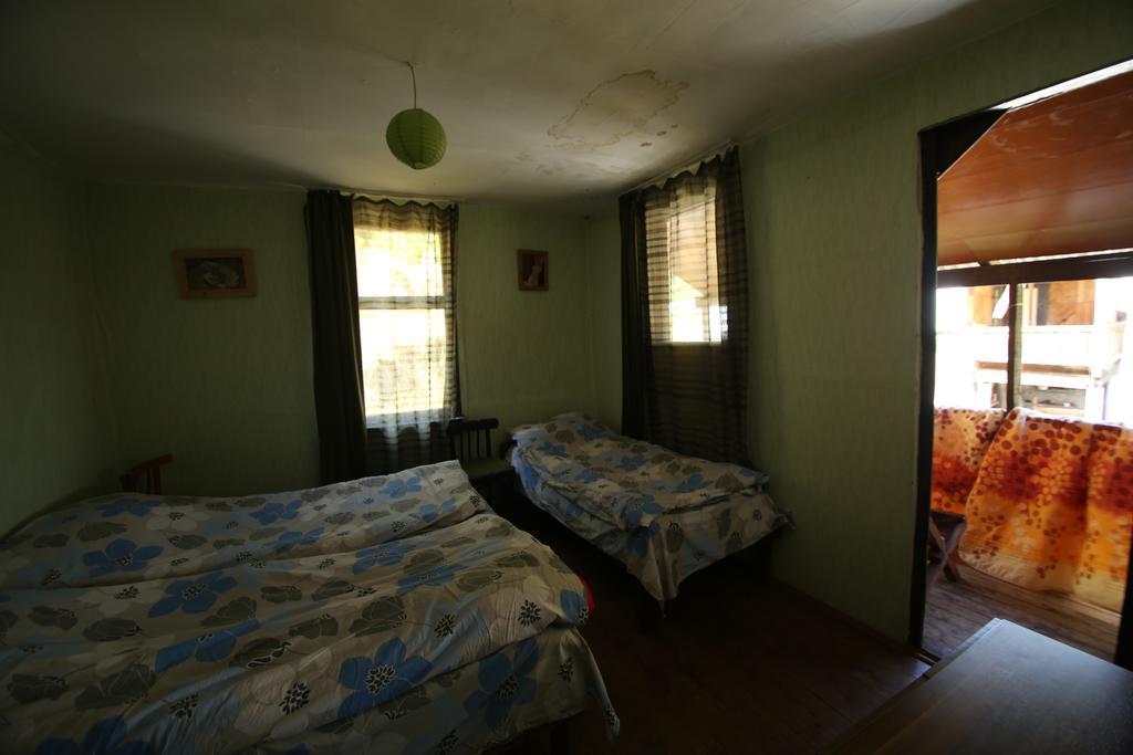 Korsha Guesthouse Roshka Екстериор снимка
