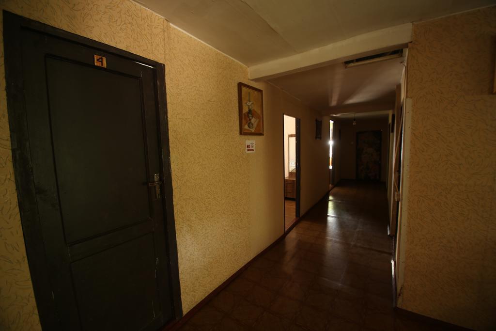 Korsha Guesthouse Roshka Екстериор снимка