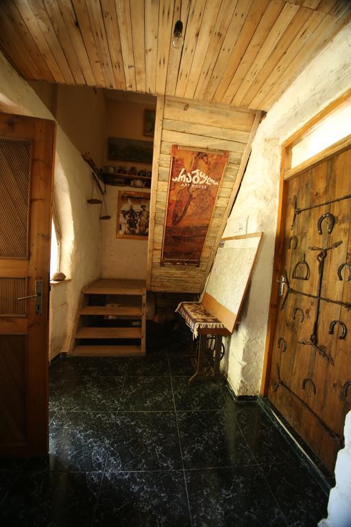 Korsha Guesthouse Roshka Екстериор снимка